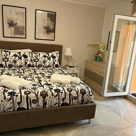 Casa Hanna Garden Апартаменты *